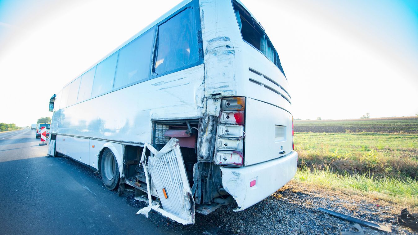 HAON Baleset a 4 es főúton kamion és busz ütközött Hajdúszoboszlónál