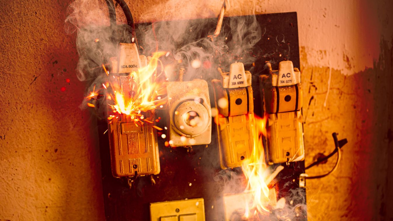 Elektromos kapcsolószekrény okozott tüzet Debrecenben