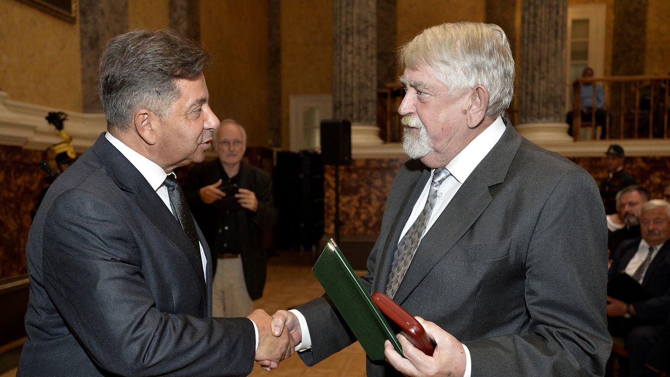 Átadták a 2020-as és 2021-es Vasvári-díjakat