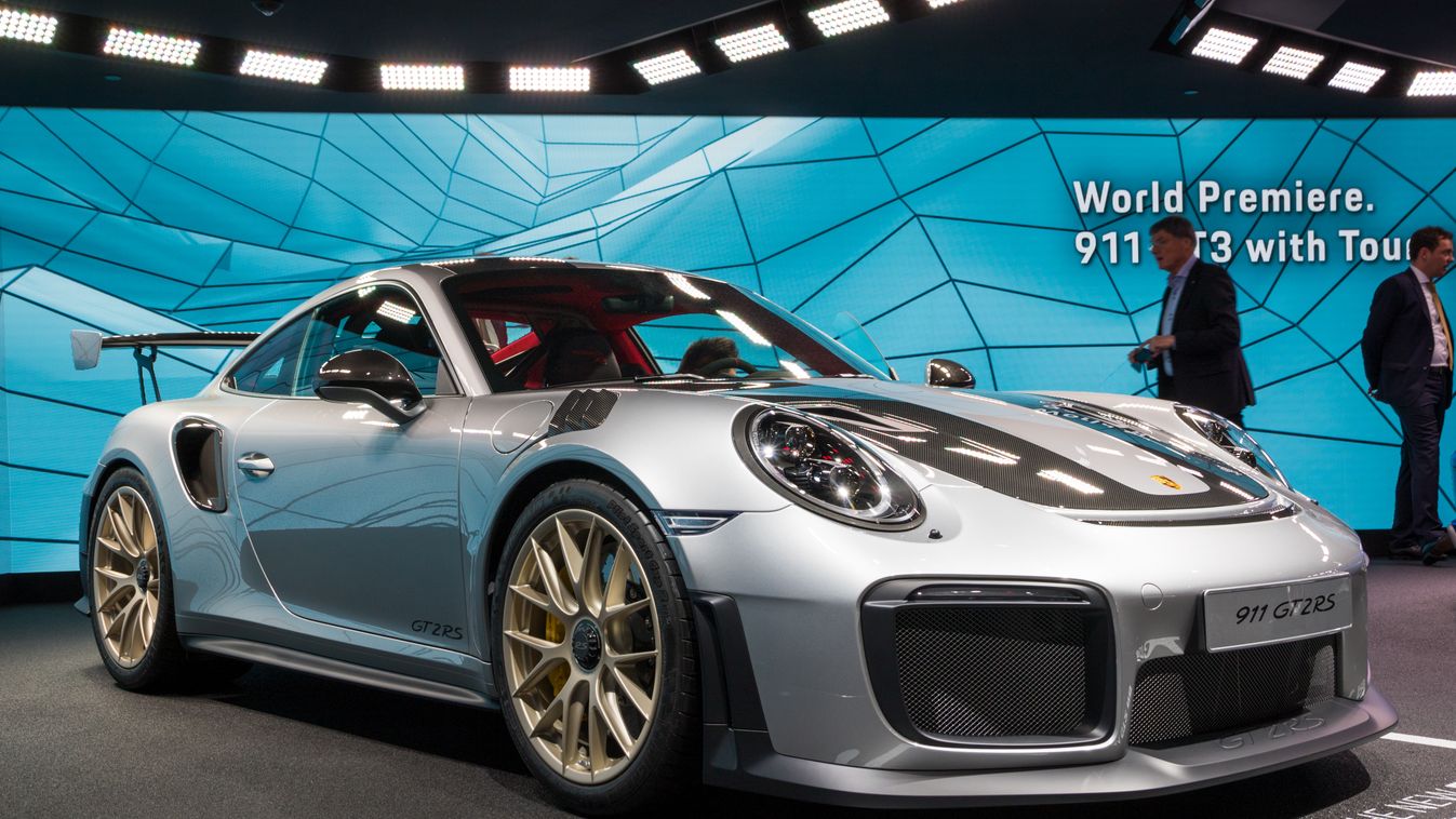 Próbaúton tört össze a 80 milliós Porsche