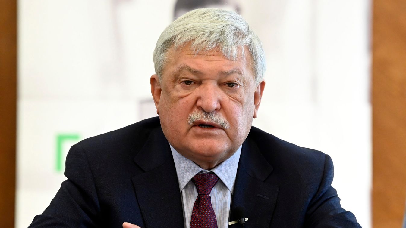 Csányi Sándor: a véleménye miatt senki sem kerülhet hátrányba