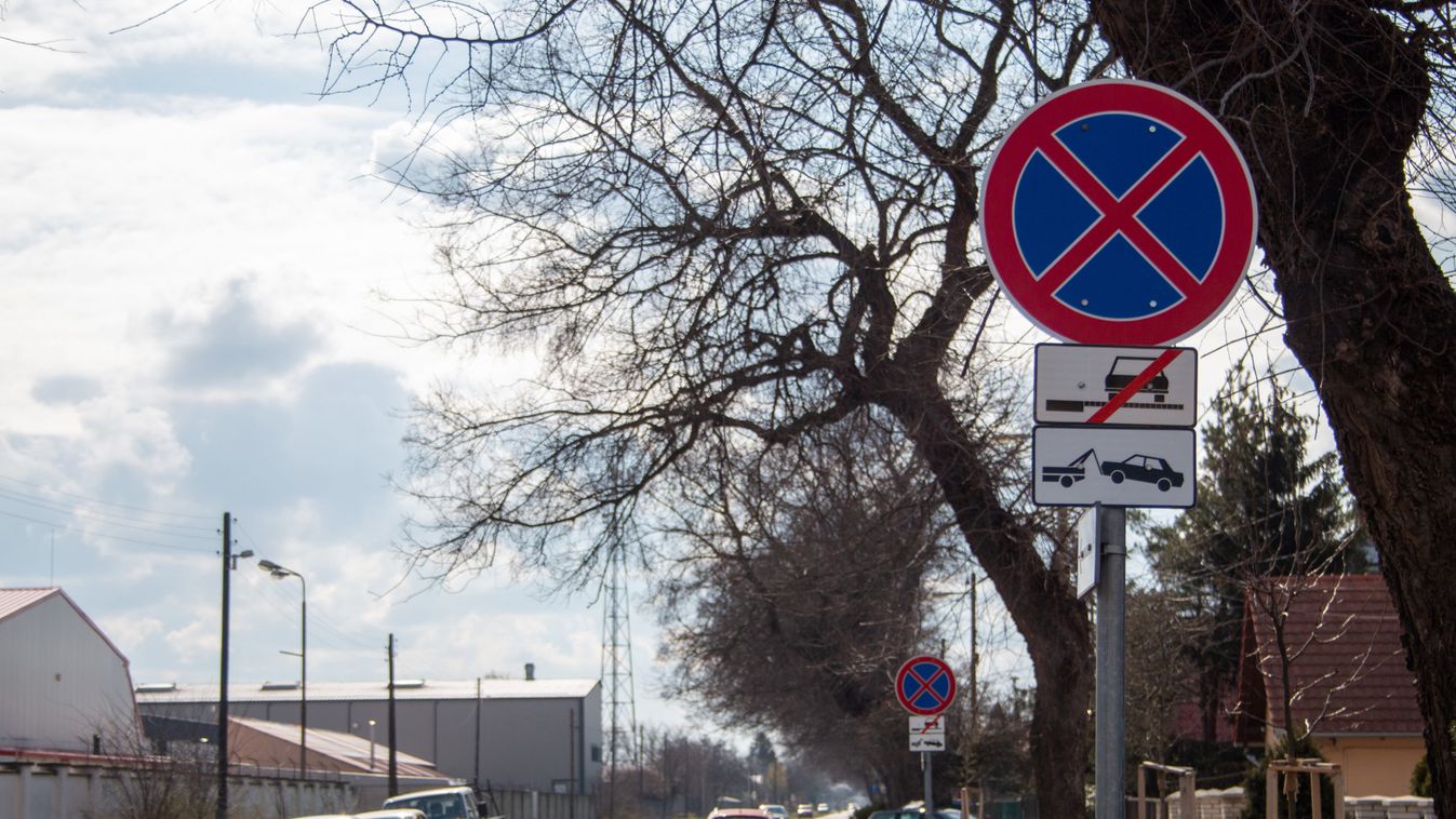 Fordulat a Leiningen utcán, már nem mindenhol tilos a megállás