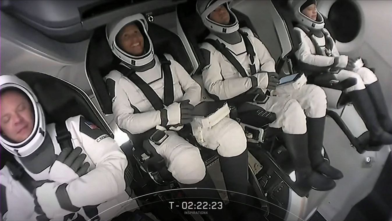 Eljött a magánűrrepülés ideje: felszállt a csupa civil űrhajós vezette SpaceX