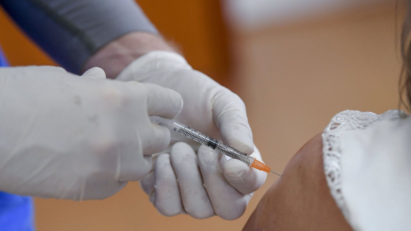 AstraZeneca-vakcinával oltottak Bárándon – fotók