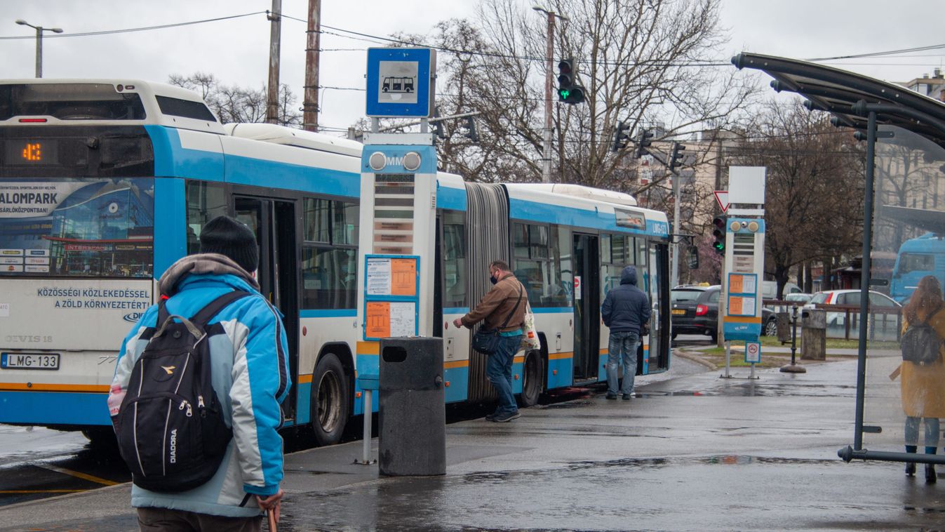 Előrelátóbbnak kell lennie annak, aki busszal, villamossal akar utazni