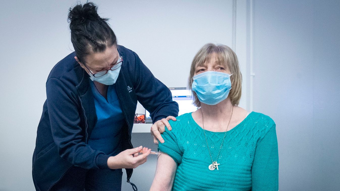 A britek tapasztalatai szerint alig van mellékhatása a vakcináknak: legfeljebb fejfájás és hőemelkedés