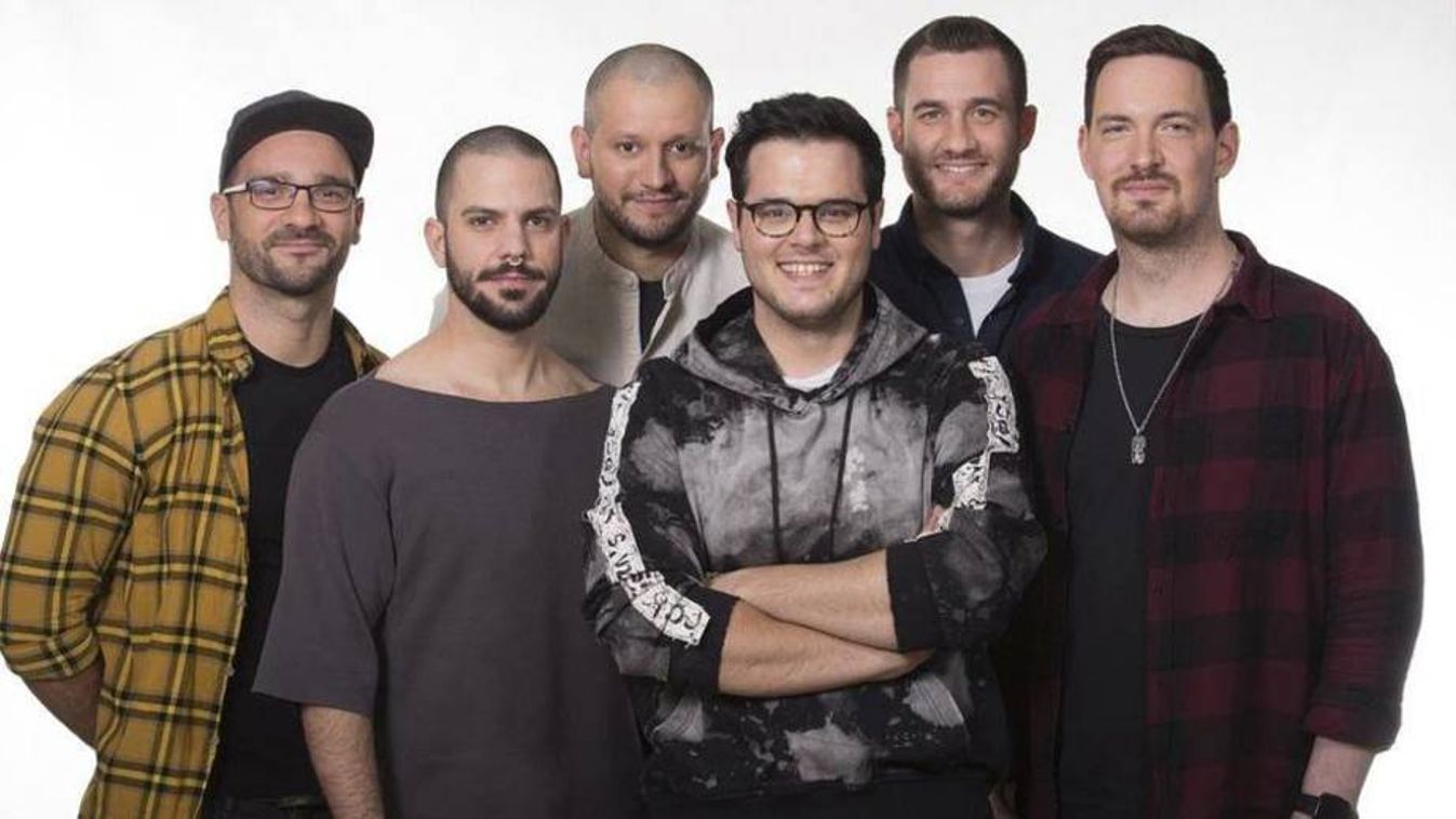 Albummal rukkolt elő a debreceni énekes bandája