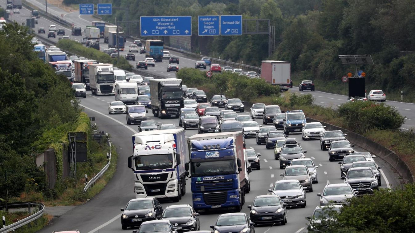 Megszólalt az audis, aki az utolsó pillanatban rántotta el a kormányt egy ámokfutó elől az M1-esen