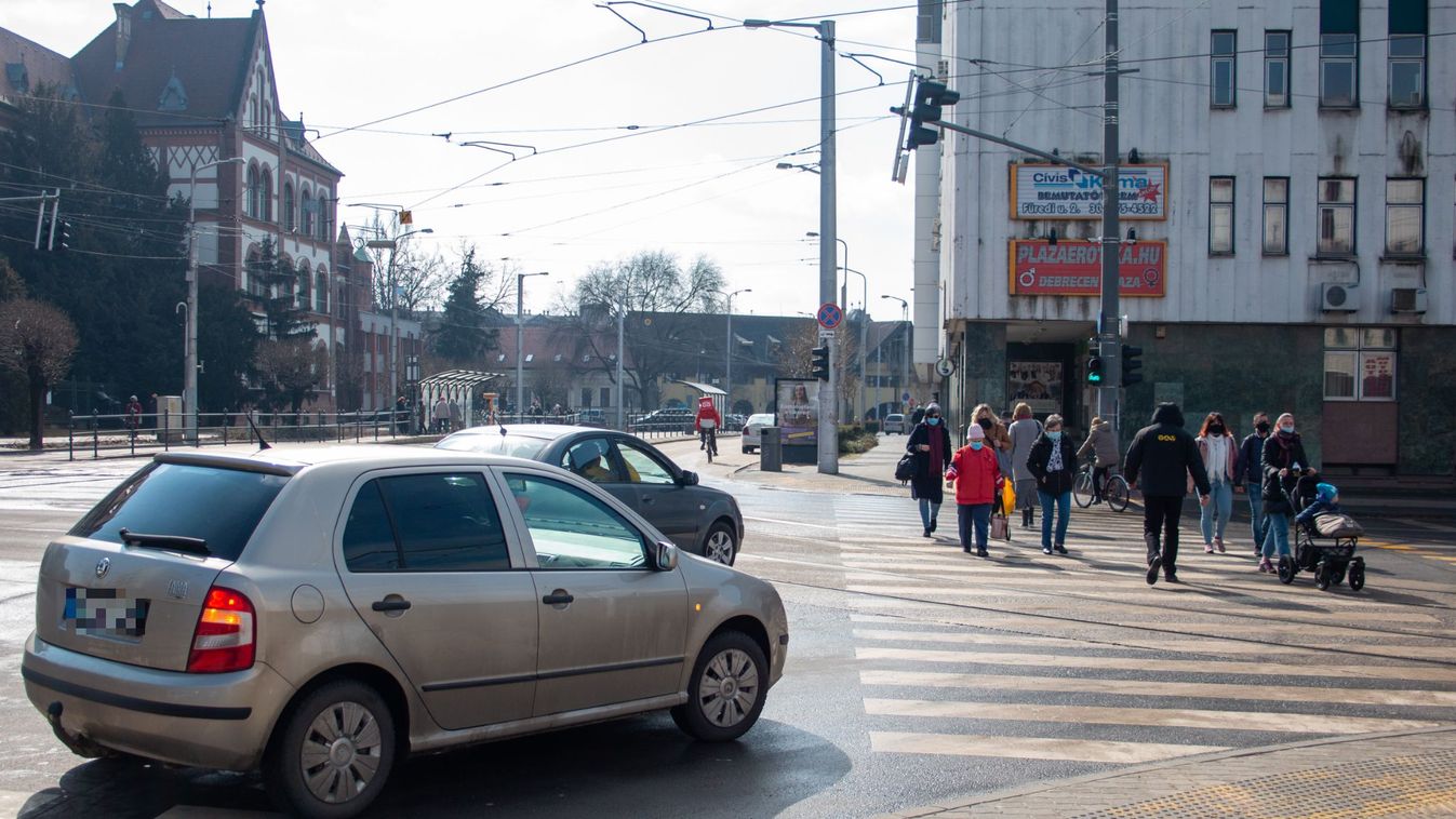 Hosszabb „zöld időre” lenne igény a belvárosban az idős embereknek