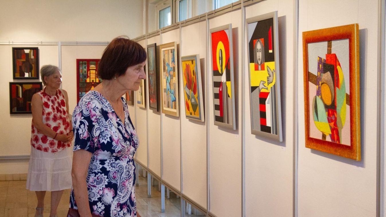 Megérkeztek a művészek Hajdúböszörménybe