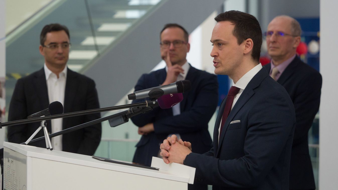 Digitális Élményközpont nyílt a jövő informatikusaiért