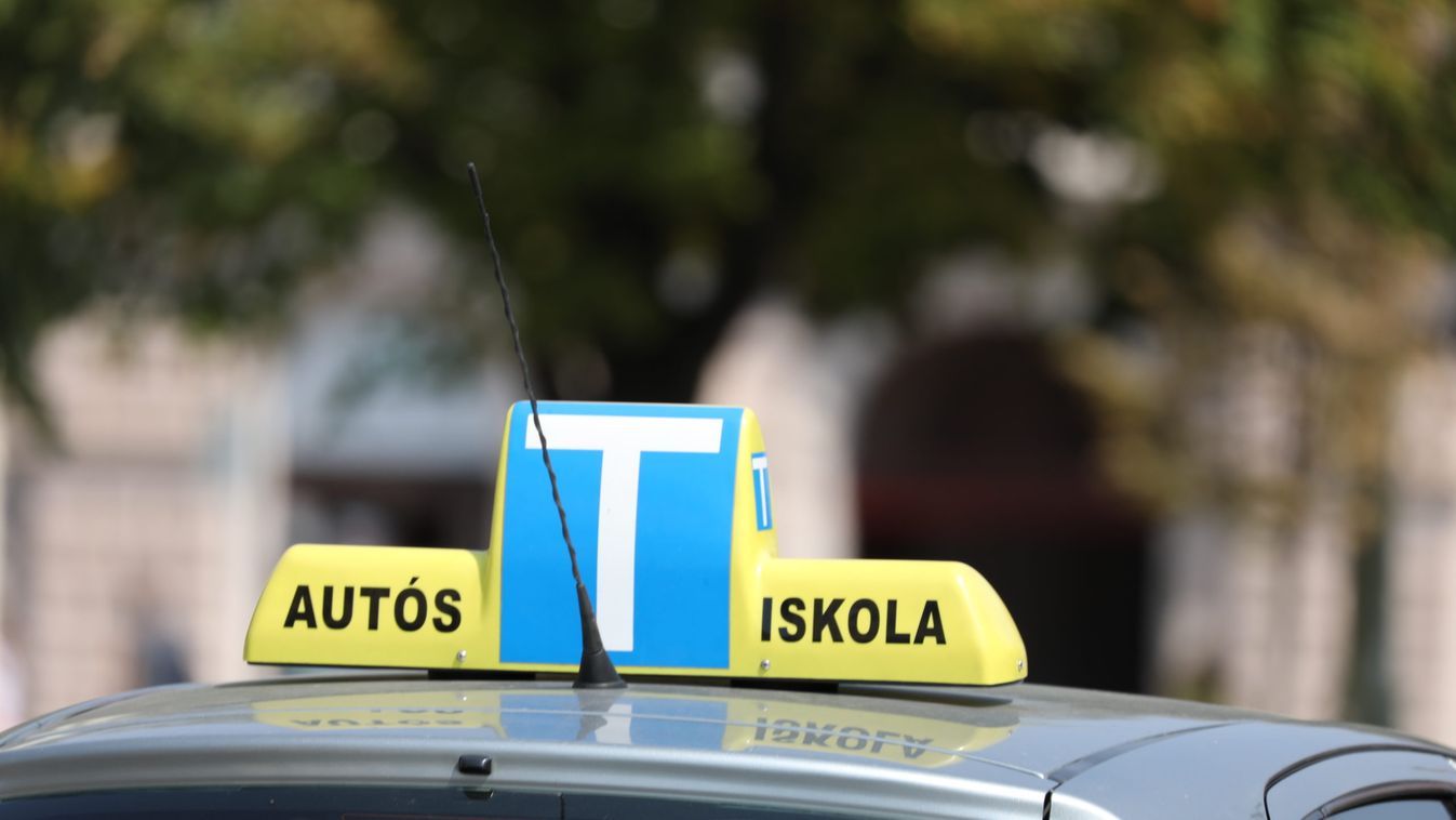 Tanulóvezetők „uralják” a debreceni utakat, ám ez csak csekély száma a jelentkezőknek