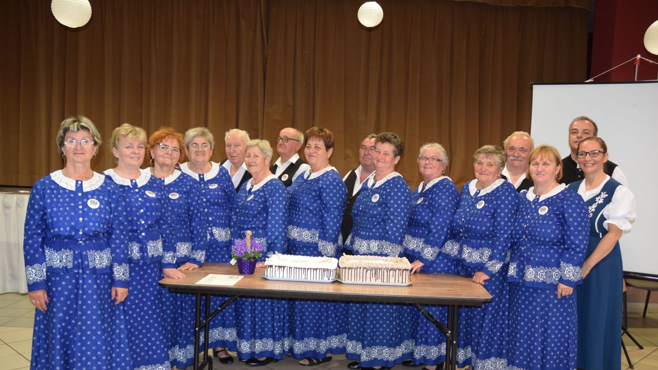 Dalokkal és nosztalgiázással ünnepelt a húszéves nyíracsádi népdalkör