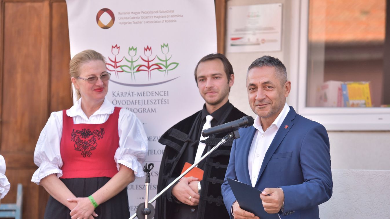 Erdélyi óvoda-alapkőletételen és -avatáson vett részt Potápi Árpád