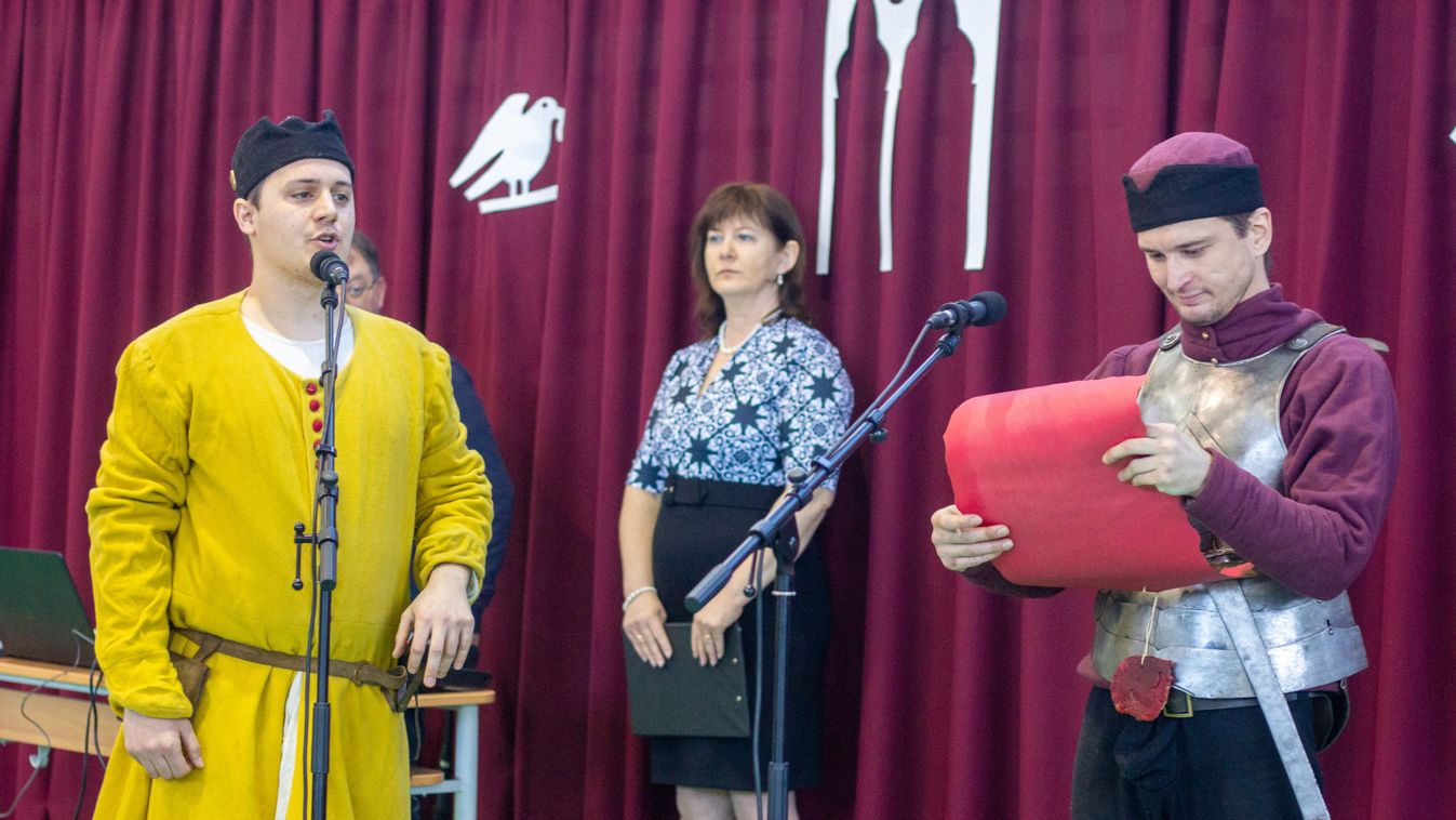 Tudáspróbávál tisztelegtek névadójuk előtt