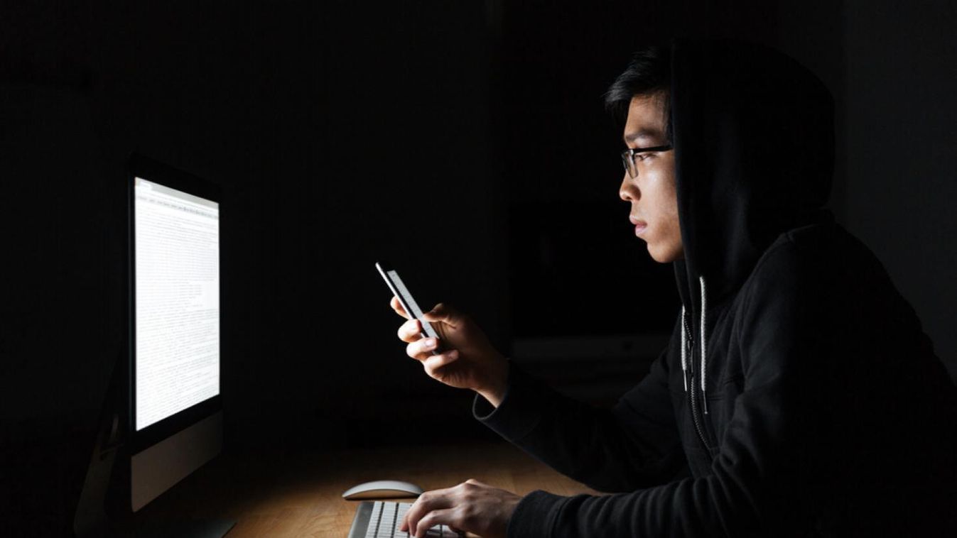 Interneten, élőben jelentették be: kifizetik a pénzt a zsarolónak