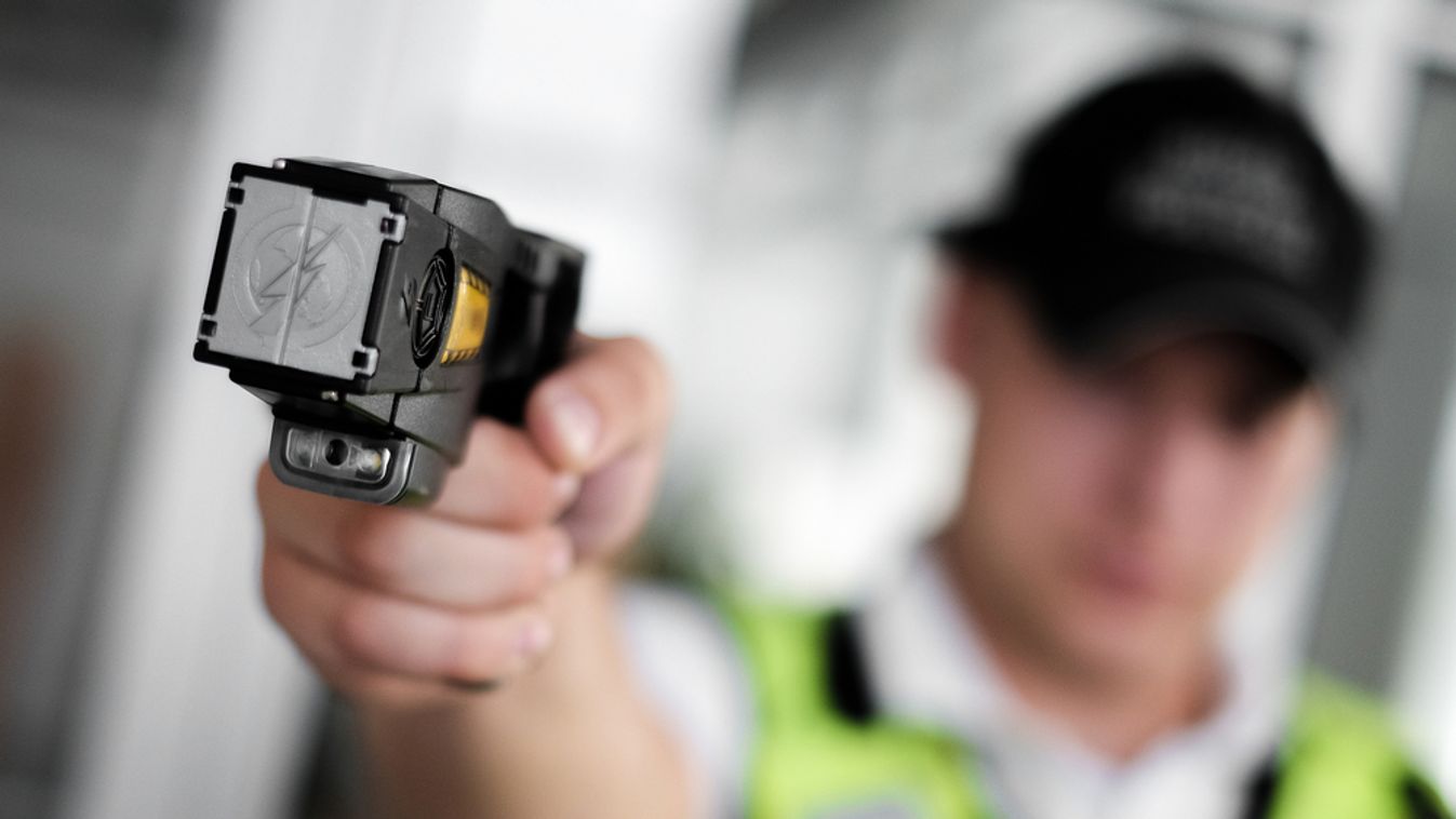 Ősztől már a magyar rendőrök is sokkolhatnak