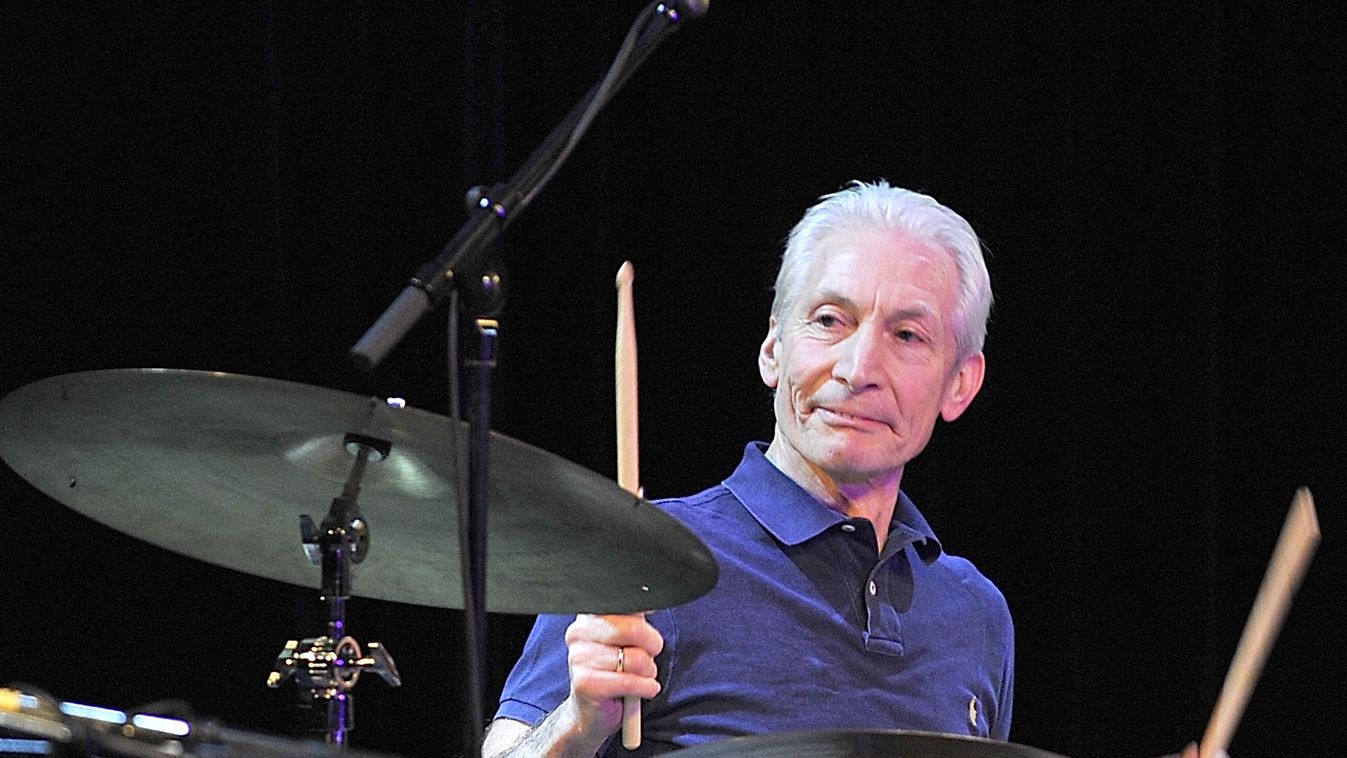 A Rolling Stones kedden elhunyt dobosa előtt tiszteleg a zenészvilág