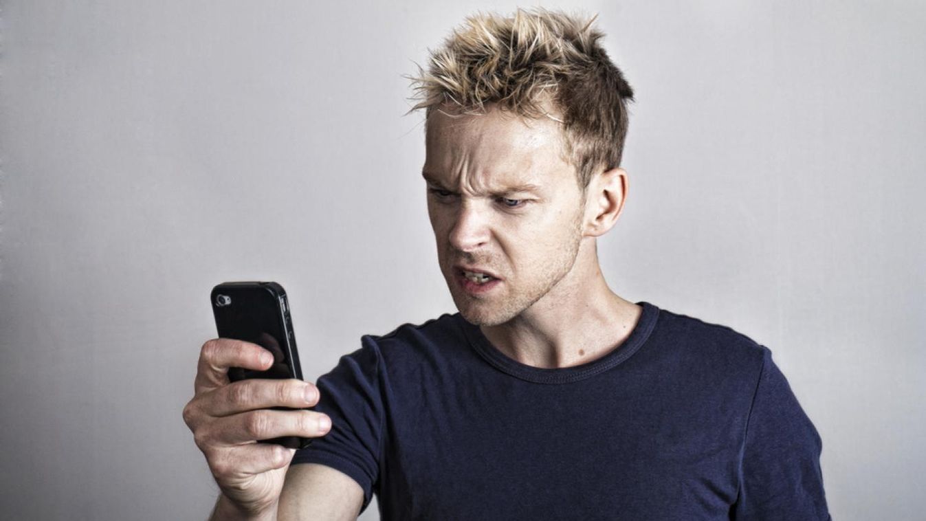 Ki számítana rá? SMS-ben jön a vírus