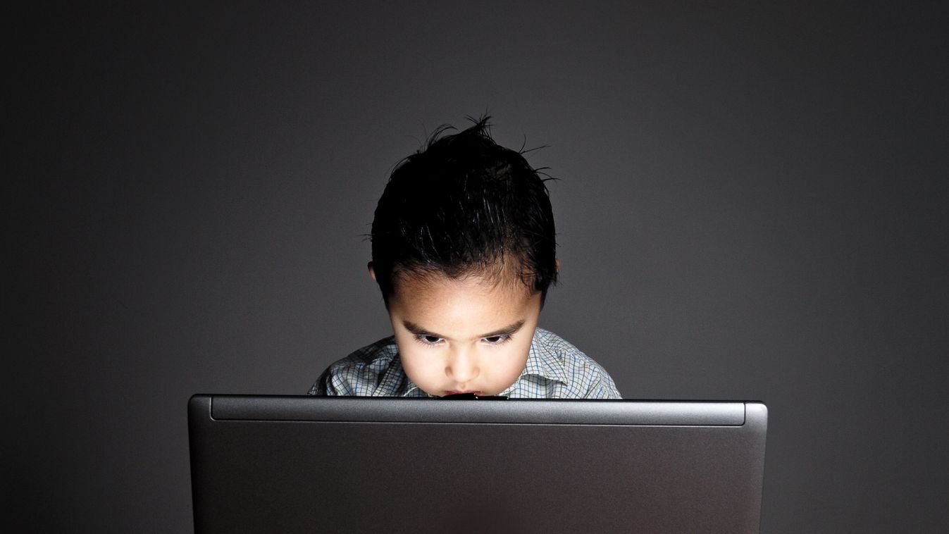 Újabb internetes őrület fenyegeti a gyerekeket