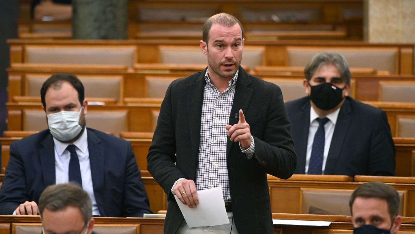 Hollik: április 3-án arról döntünk, hogy Gyurcsányt visszaengedjük-e a hatalomba