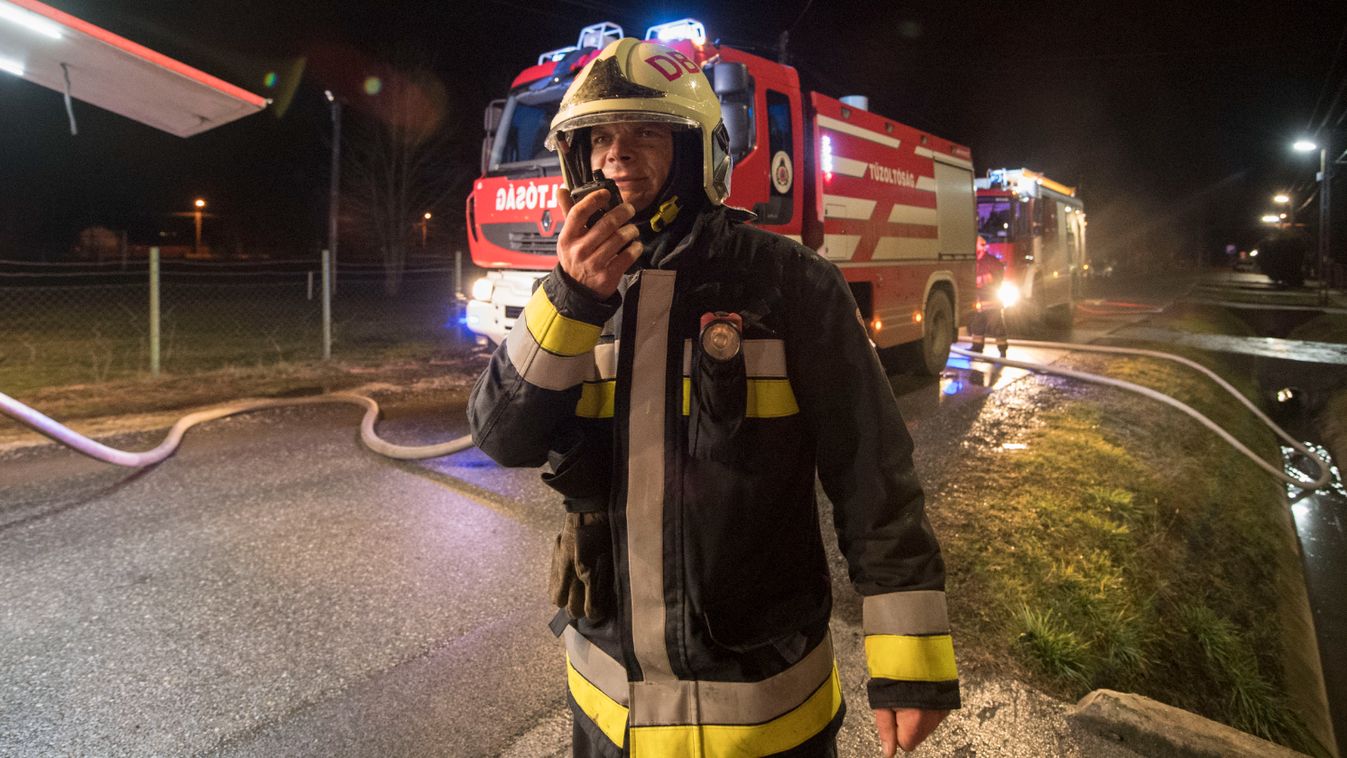 Tűz volt egy hajdúhadházi fatelepen