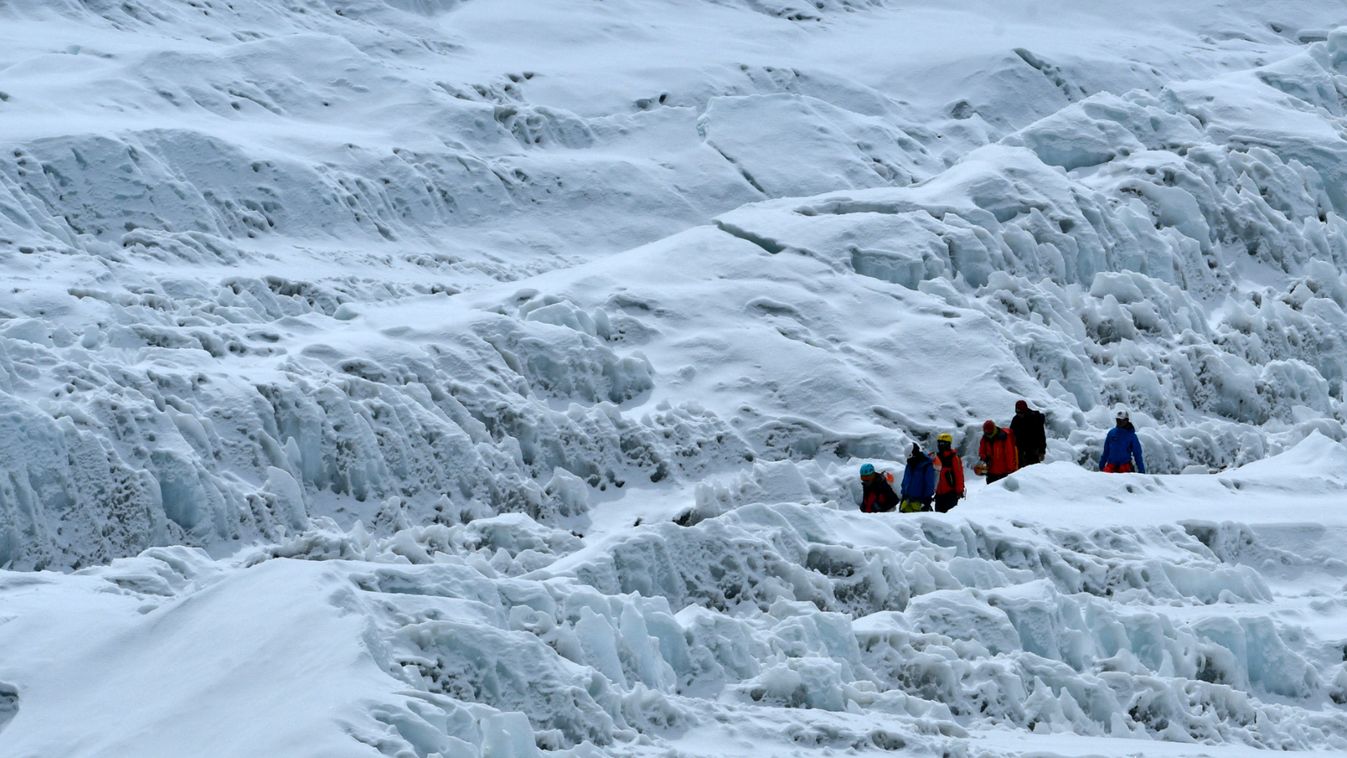 Gyorsan olvad az Everest legmagasabb gleccsere