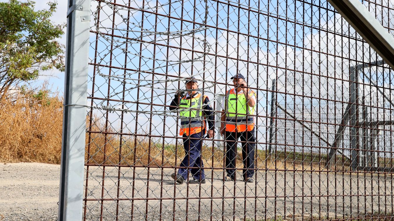 Megyénk több polgárőre is teljesít szolgálatot a déli határkerítés mentén