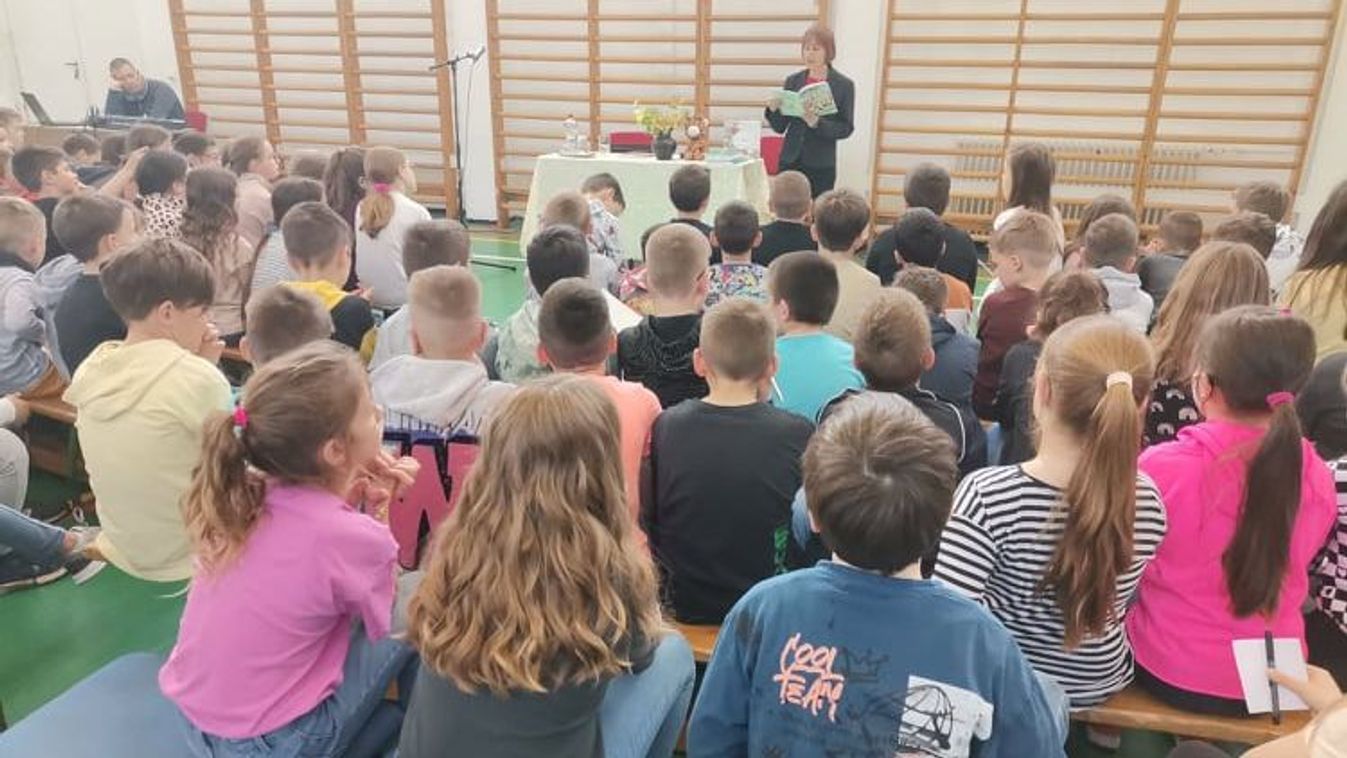 Hatvanisokkal találkozott K. László Szilvia költő, meseíró