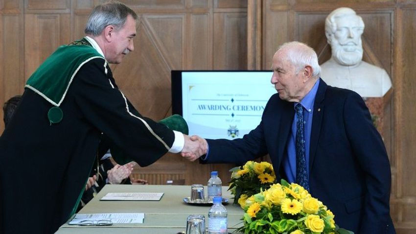 HAON – Nobel-díjas biokémikus kapta a Debreceni Egyetem legfontosabb tudományos elismerését