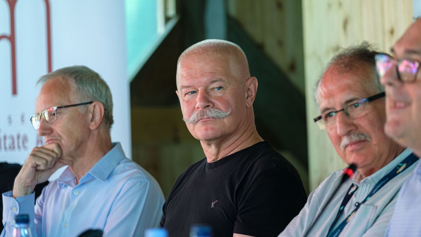 Csák János: kötődésre, biztonságra és gondoskodásra épül a magyar jövő