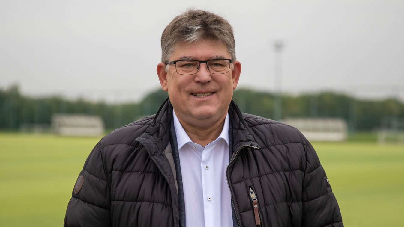 Herczeg András 66. születésnapját ünnepli