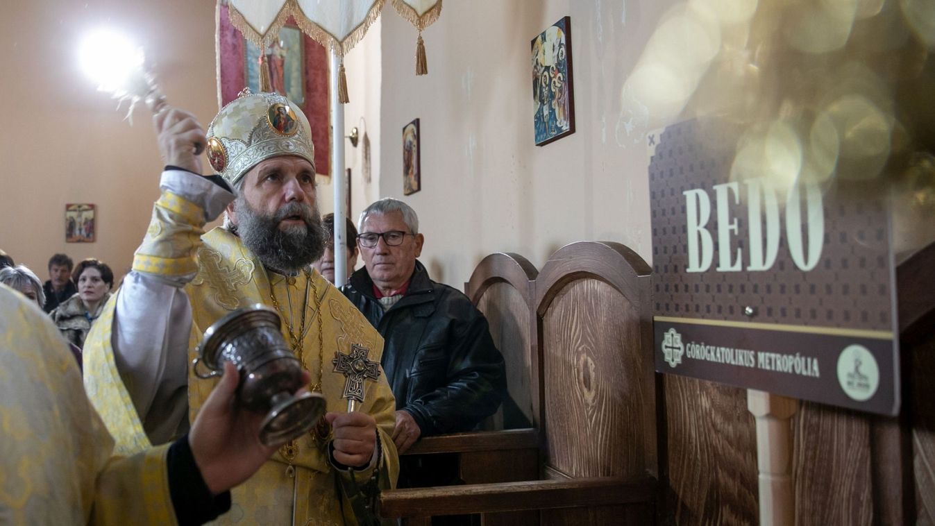 Kis darab földi mennyország a határnál: megszentelték a felújított bedői görögkatolikus templomot – Fotókkal, videóval