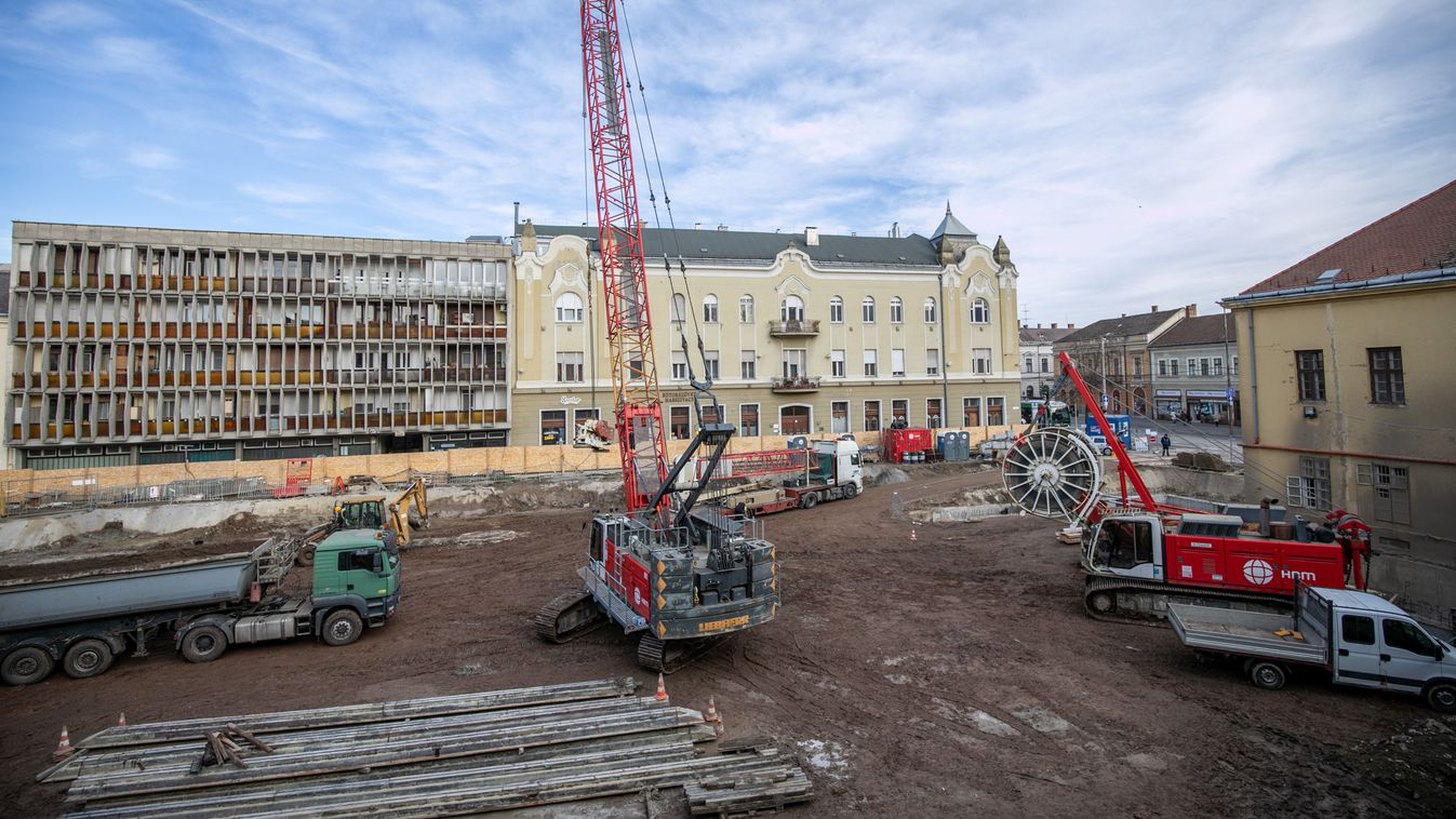Megnéztük, hogy áll a Sas utcai mélygarázs építése – Fotókkal