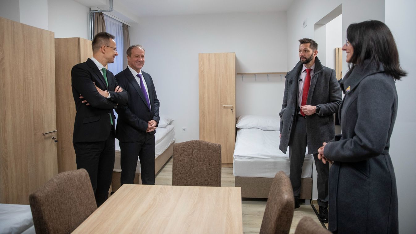 Nagy segítség a munkavállalóknak: ipari parkot és munkásszállót adták át Hajdúnánáson