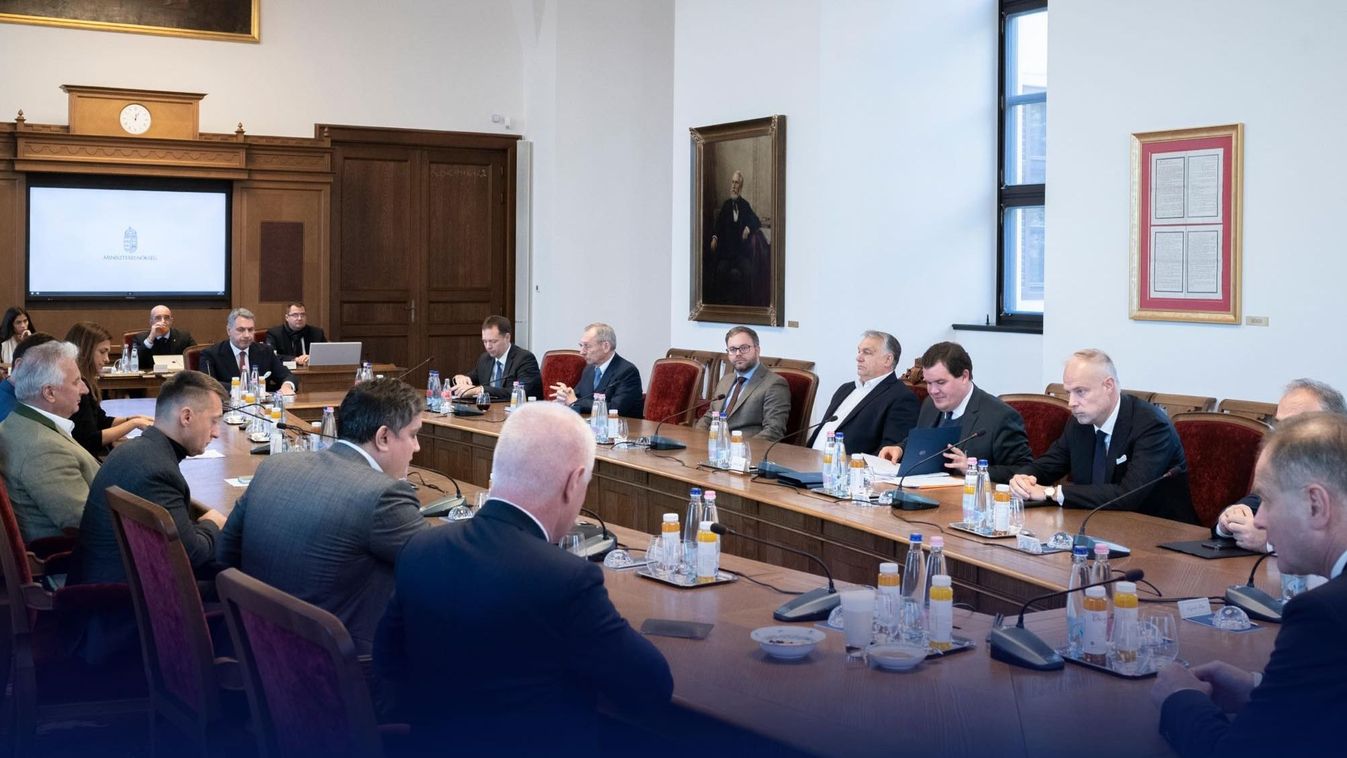 Orbán Viktor: most is azon dolgozunk, hogy megvédjük a magyar embereket