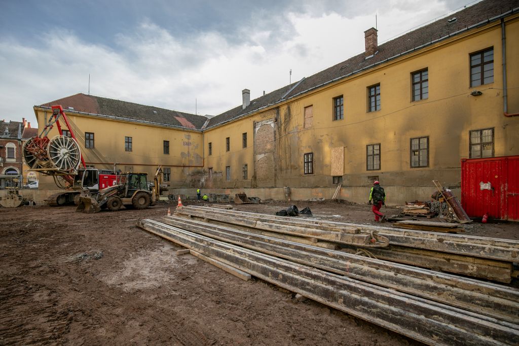 20221124 Debrecen

Sas utcai mélygarász bejárása.

Fotó: Czinege Melinda CZM
Hajdú-Bihari Napló


