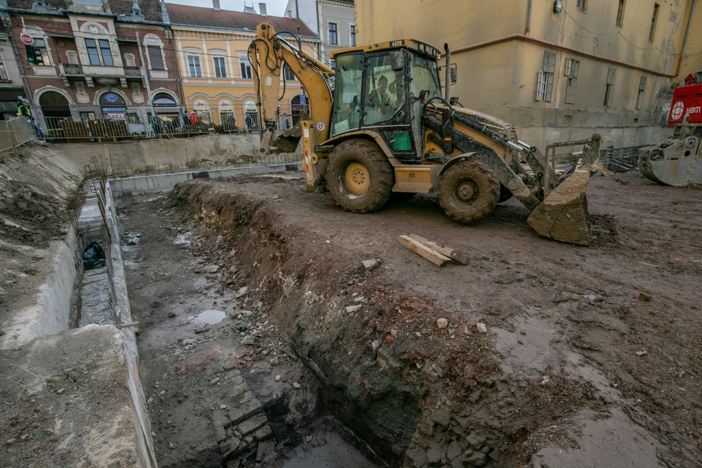 20221124 Debrecen

Sas utcai mélygarász bejárása.

Fotó: Czinege Melinda CZM
Hajdú-Bihari Napló