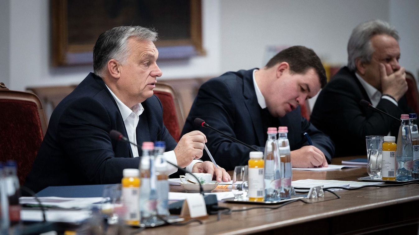 Orbán Viktor: a rezsivédelmi alapba irányítjuk a szankciós benzinárakból származó extraprofitot