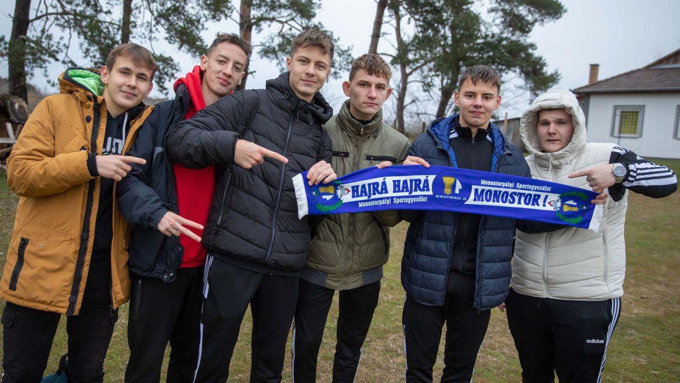 „A saját kezünkben van a sorsunk, a libákat pedig este számolják”