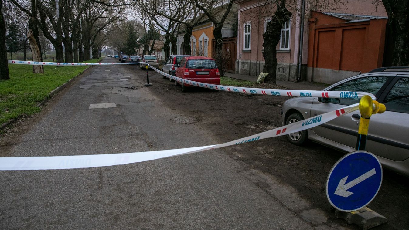 Megsüllyedt egy úttest Debrecen belvárosában - Fotókkal, videóval