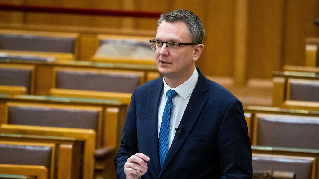 Rétvári: a háborút csak elkerülni lehet