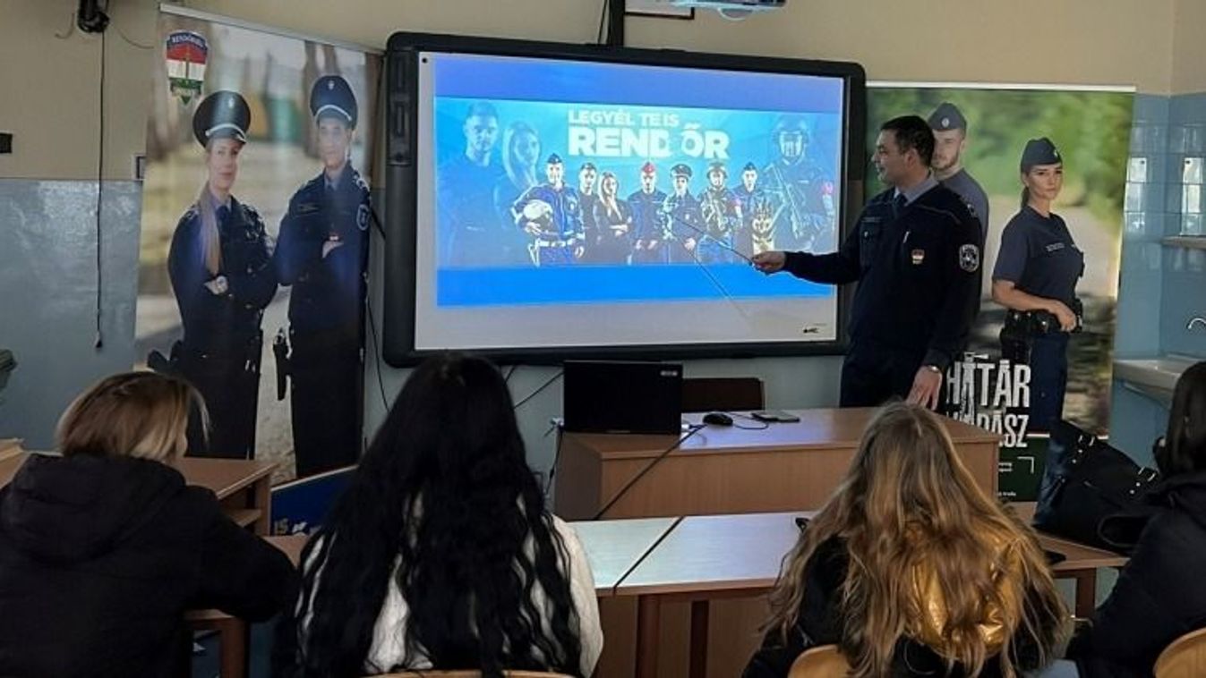 Két hajdú-bihari iskolában is toboroztak a rendőrök