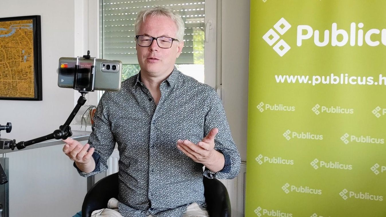 A baloldali közvélemény-kutató, Pulai András cége is kaphatott a guruló dollárokból