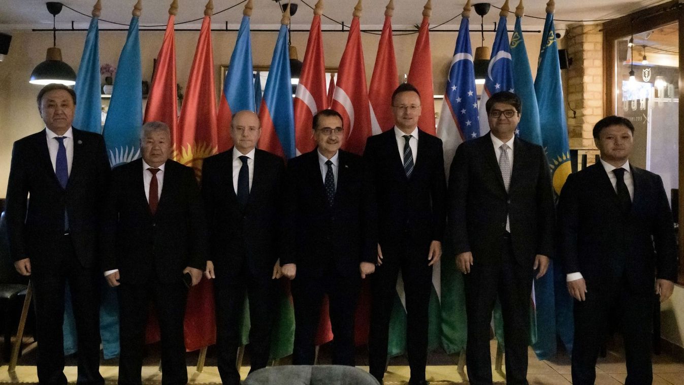 Szijjártó: Dunakeszin valószínűleg még soha nem volt egyszerre ennyi energiaminiszter