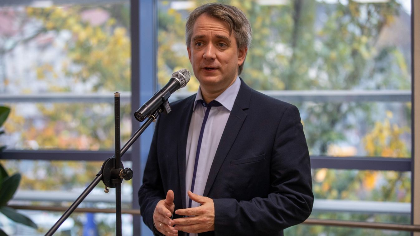 Mindent megtudhatunk a virágokról a Méliusz könyvtárban