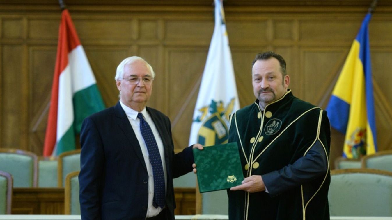 Professzor lett a DEAC amerikai futballistáinak szakosztályvezetője