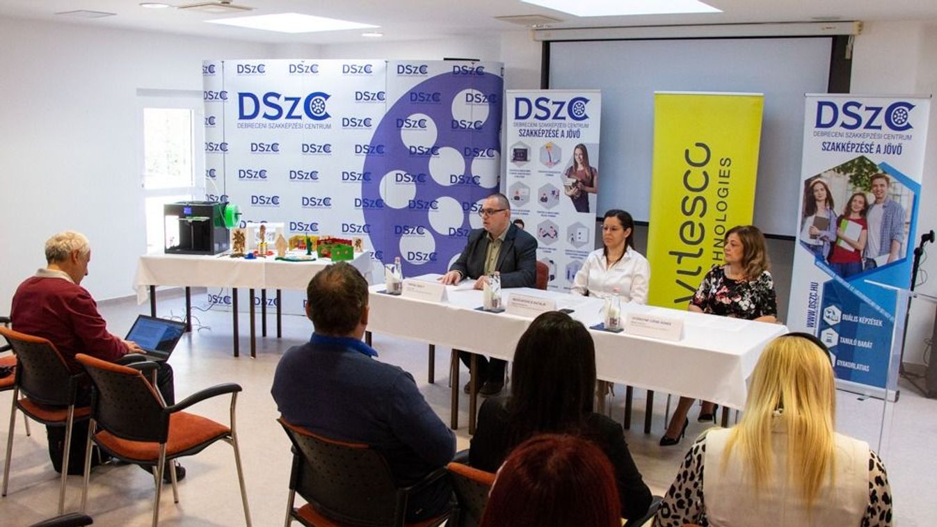 Debreceni Szakképzési Centrum: 3D nyomtatás, lézervágás és üzemlátogatás is várja a táborozókat