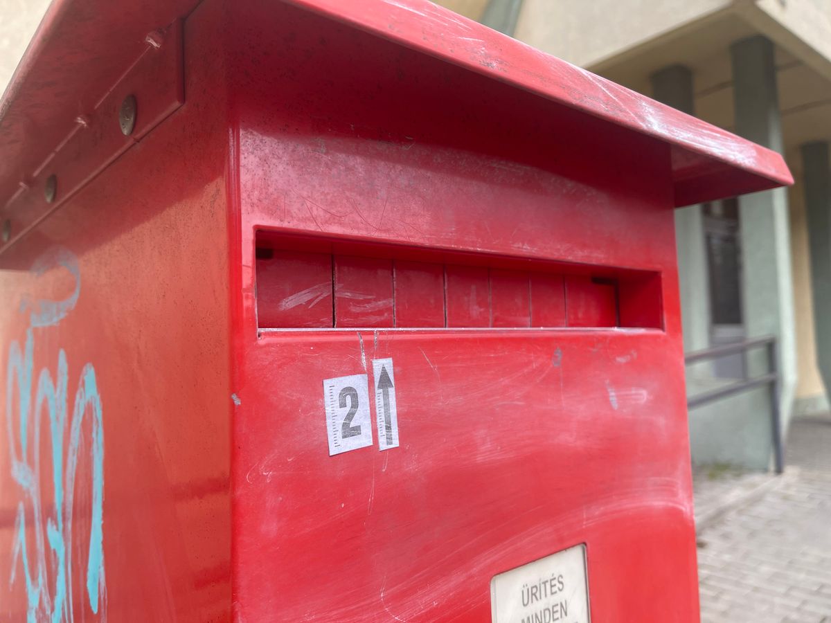 Debrecen posta gyanús csomag Haon