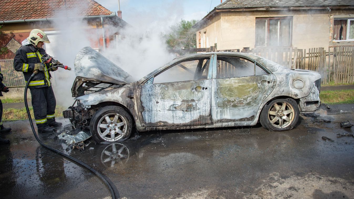 Tűzesetek Hajdú-Biharban szerdán: autó és növényi hulladék égett